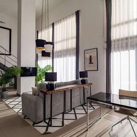 Md Loft Valterna شقة *