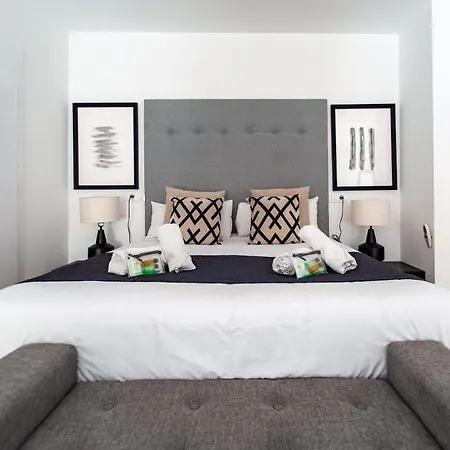 Md Valterna & Pool Apartment *
