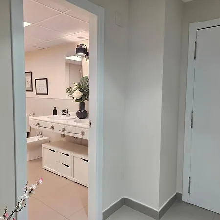 Md Valterna & Pool Apartment