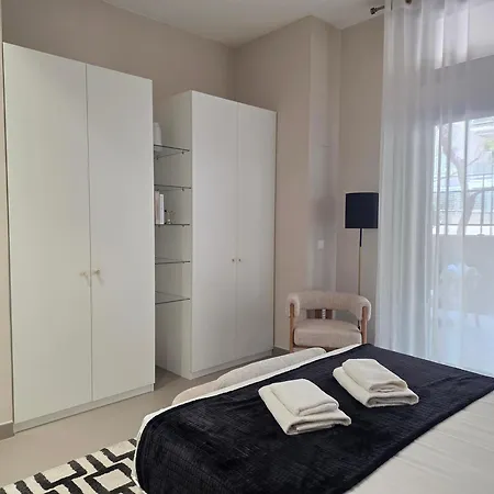 Md Valterna & Pool Apartment *